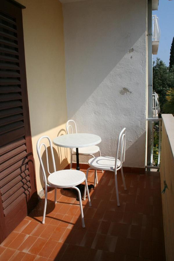 Apartments By The Sea Podgora, Makarska - 518 Buitenkant foto